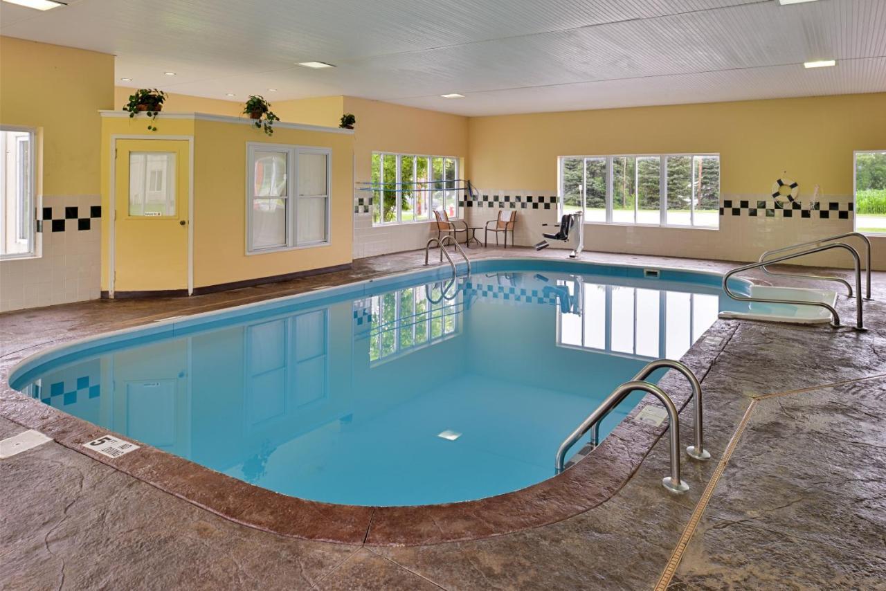 Red Roof Inn Sandusky - Milan Εξωτερικό φωτογραφία