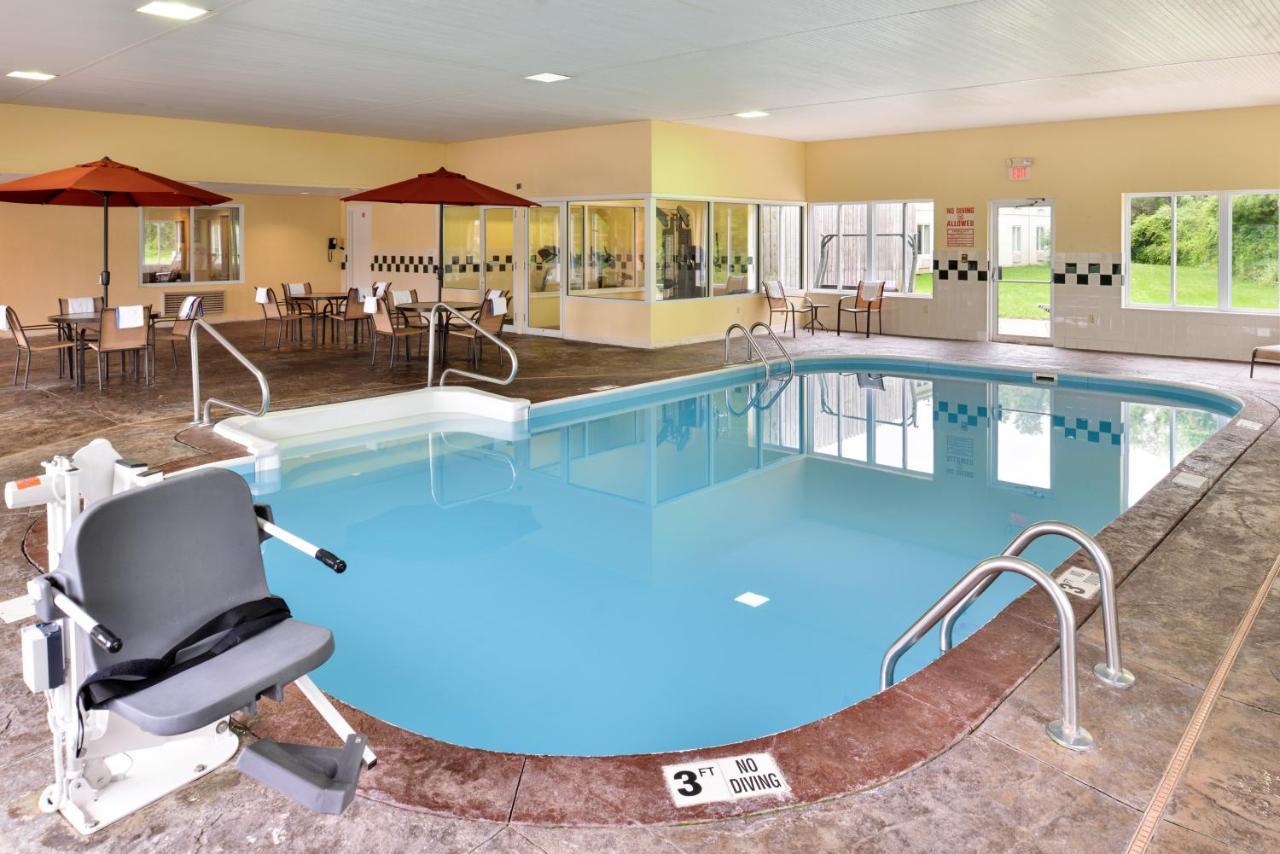 Red Roof Inn Sandusky - Milan Εξωτερικό φωτογραφία