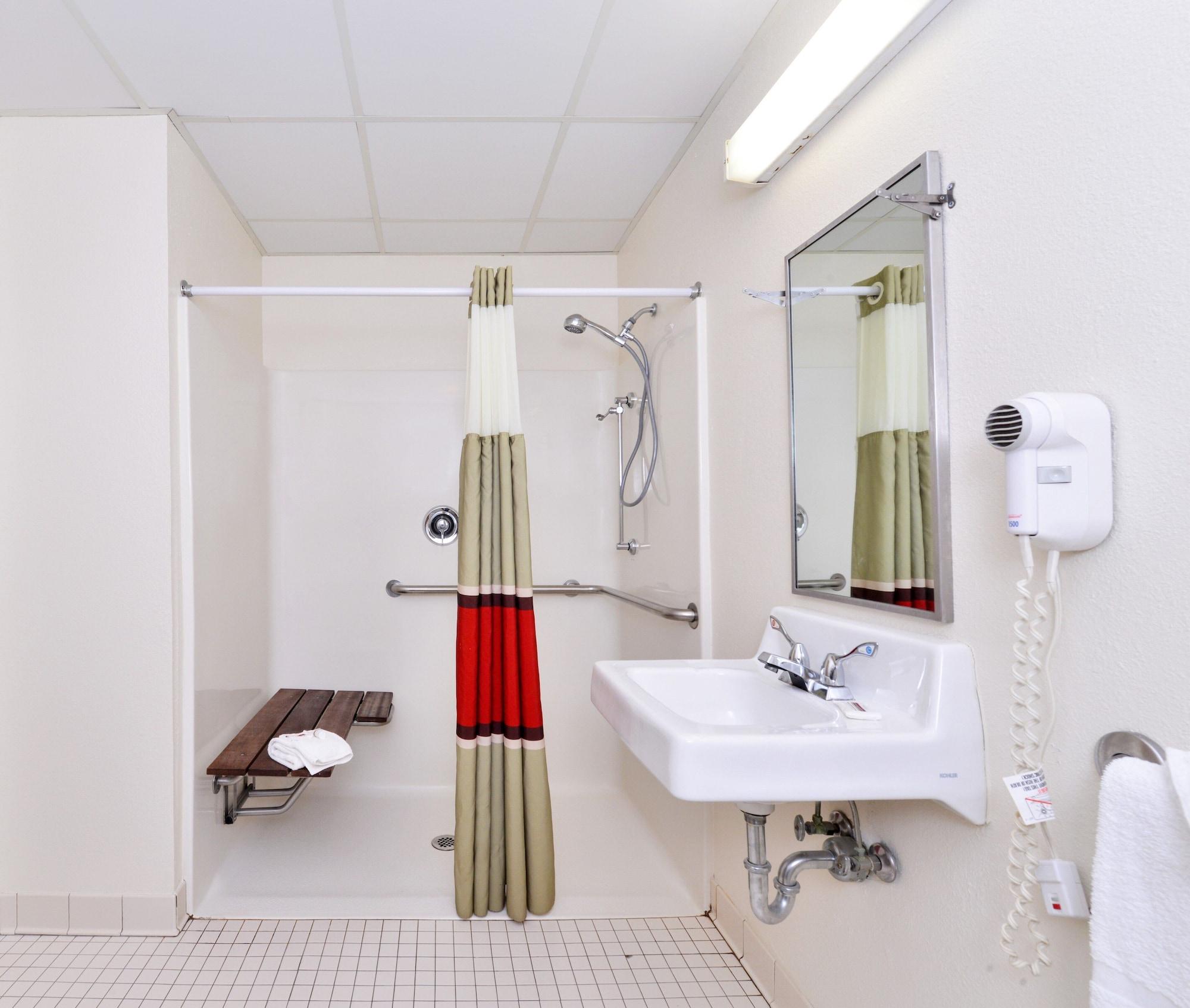 Red Roof Inn Sandusky - Milan Εξωτερικό φωτογραφία