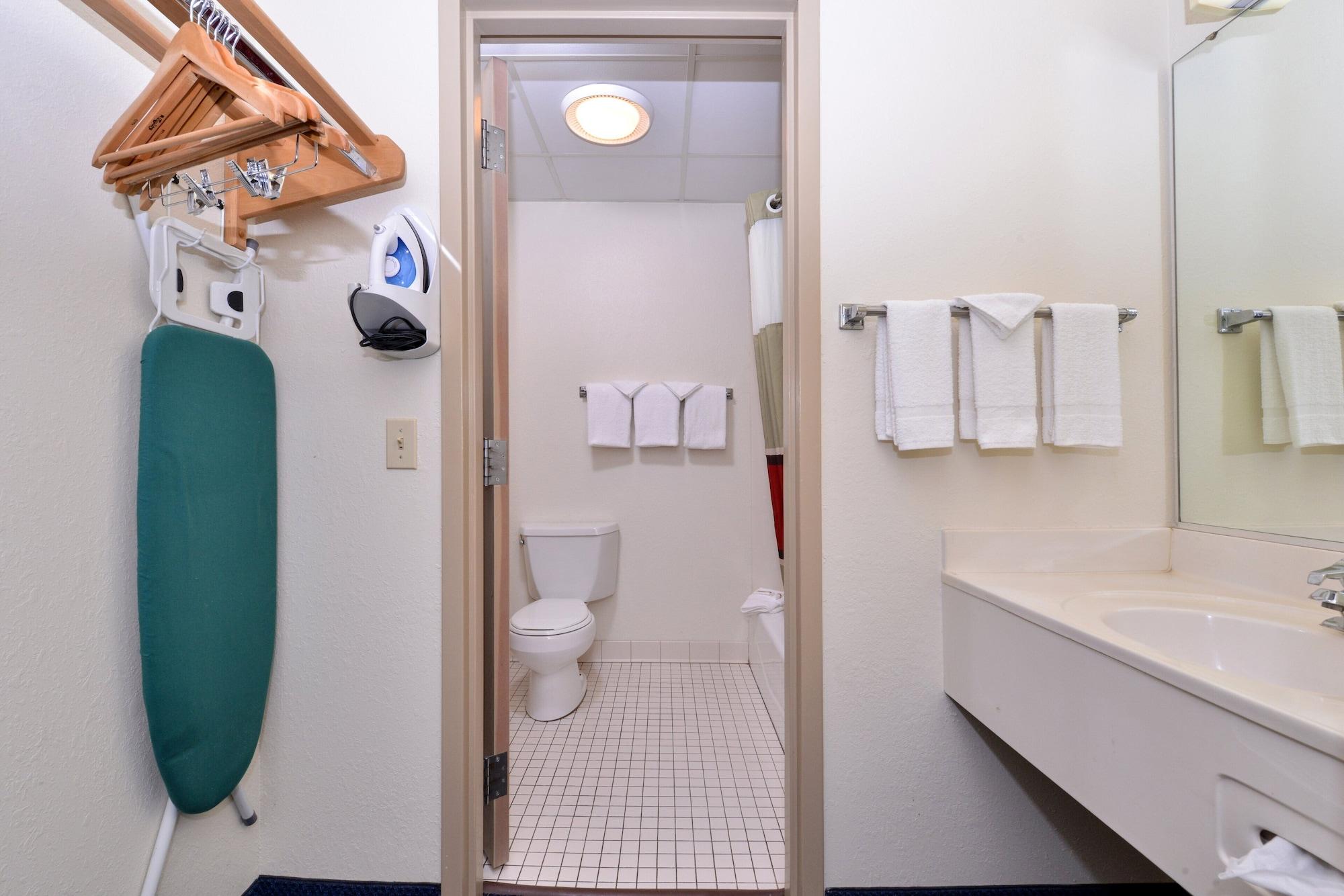 Red Roof Inn Sandusky - Milan Εξωτερικό φωτογραφία