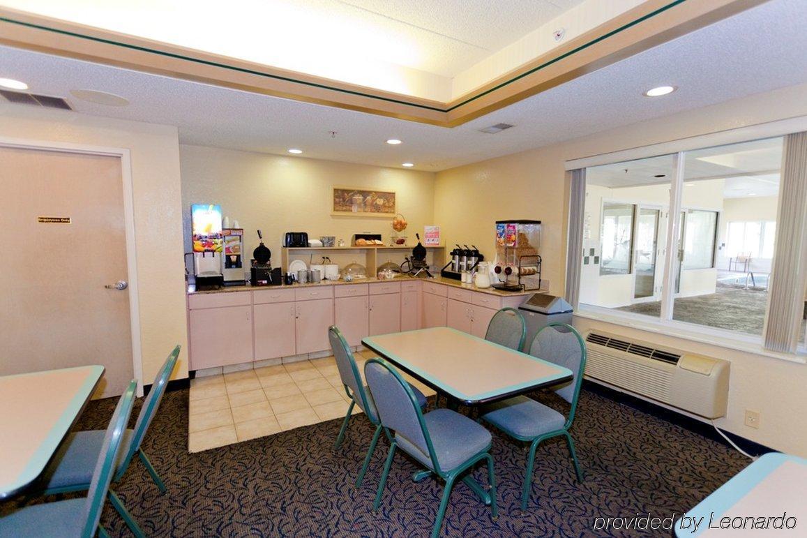 Red Roof Inn Sandusky - Milan Εστιατόριο φωτογραφία