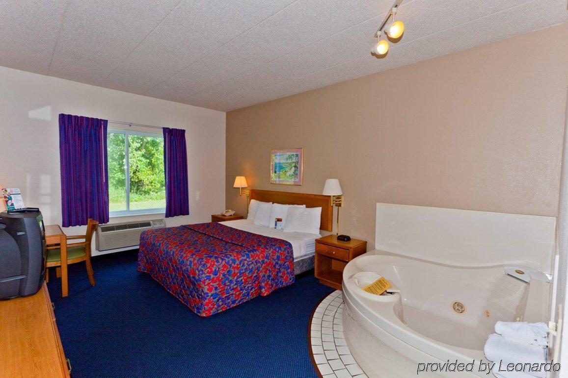 Red Roof Inn Sandusky - Milan Δωμάτιο φωτογραφία