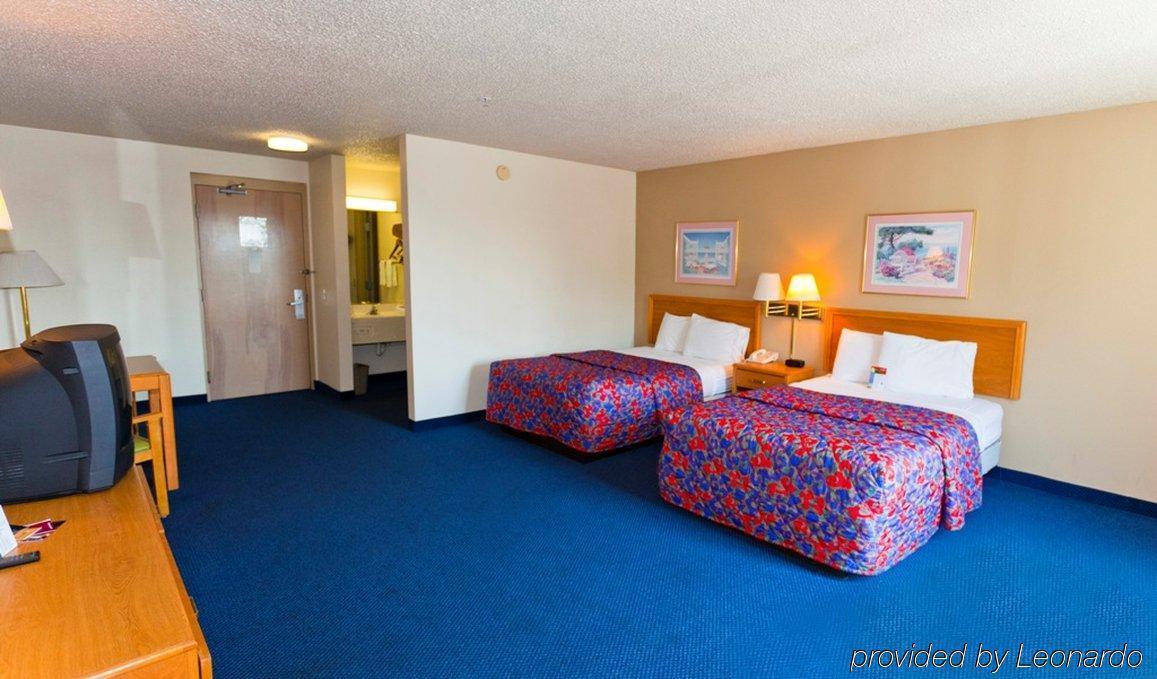Red Roof Inn Sandusky - Milan Δωμάτιο φωτογραφία