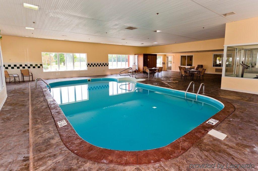Red Roof Inn Sandusky - Milan Ανέσεις φωτογραφία